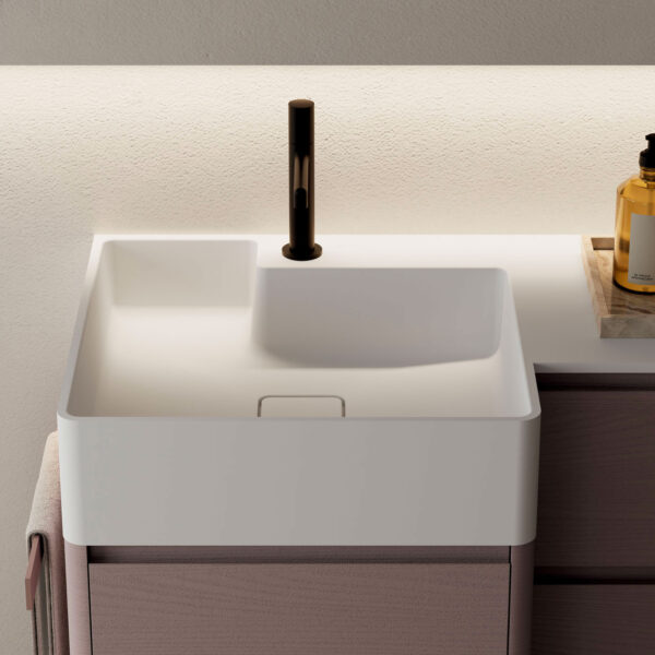 Waschtischplatten mit unterschiedlicher Tiefe